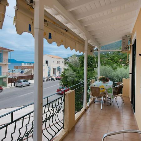 Katerina Holiday Studios Никиана Екстериор снимка