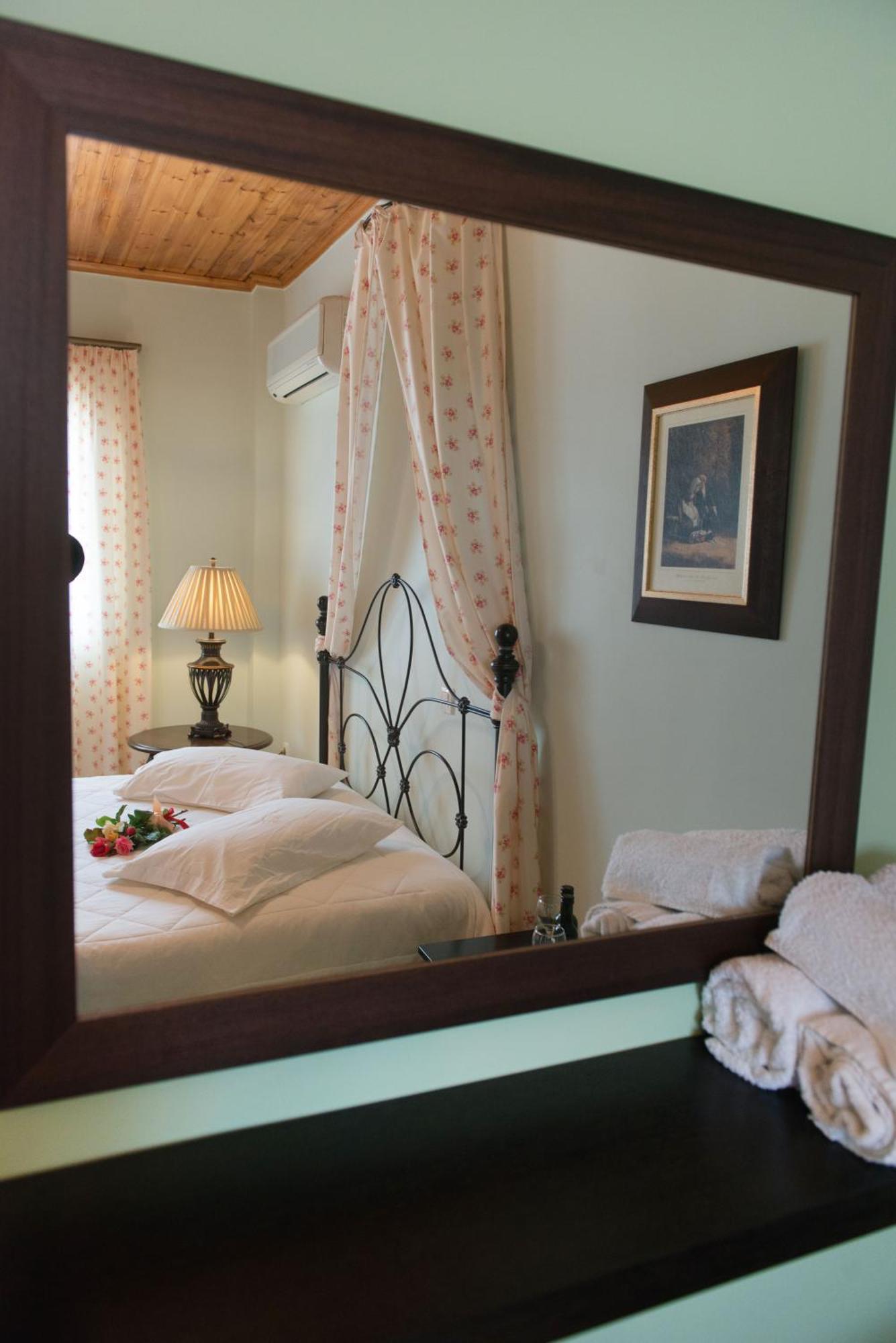 Katerina Holiday Studios Никиана Екстериор снимка