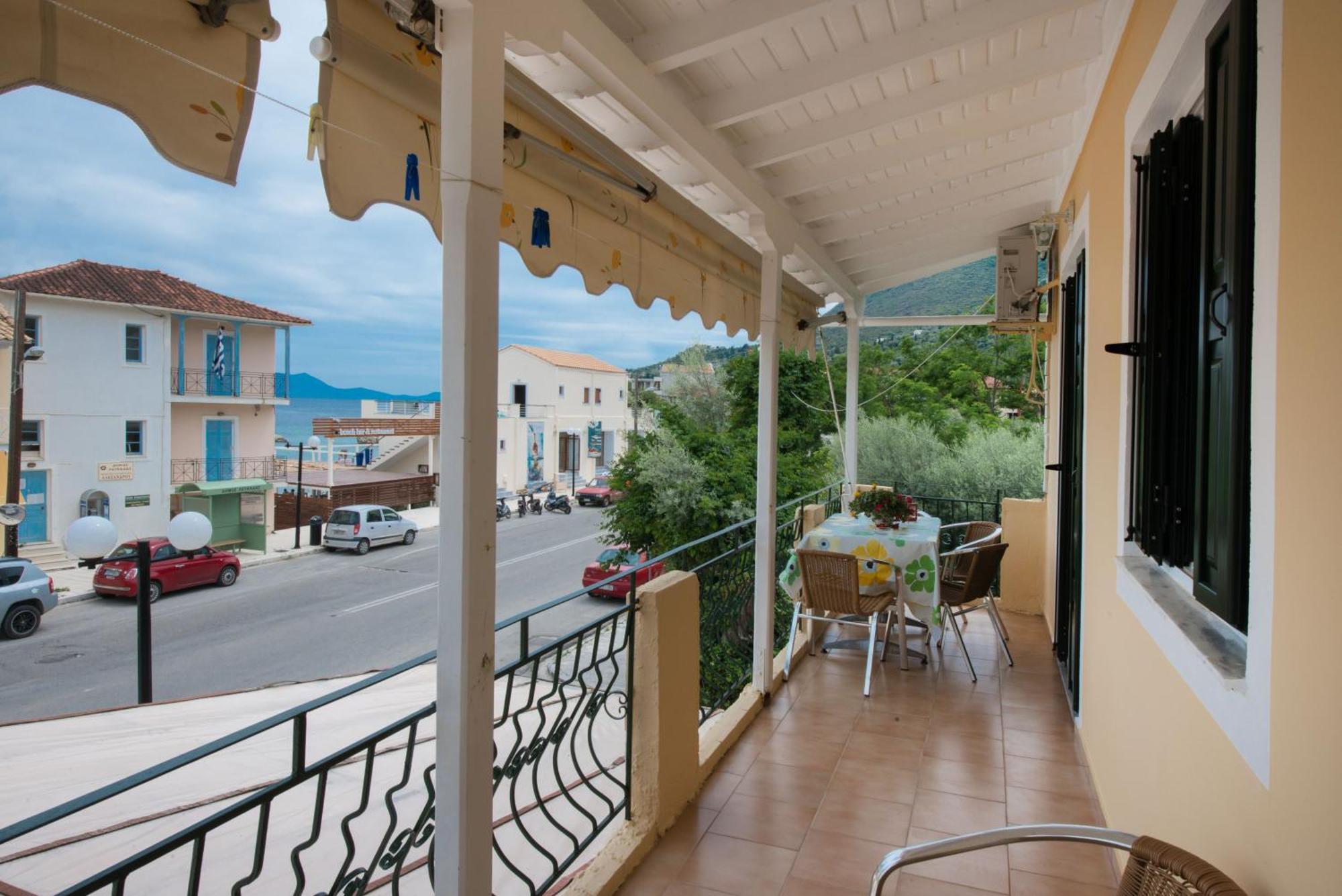 Katerina Holiday Studios Никиана Екстериор снимка