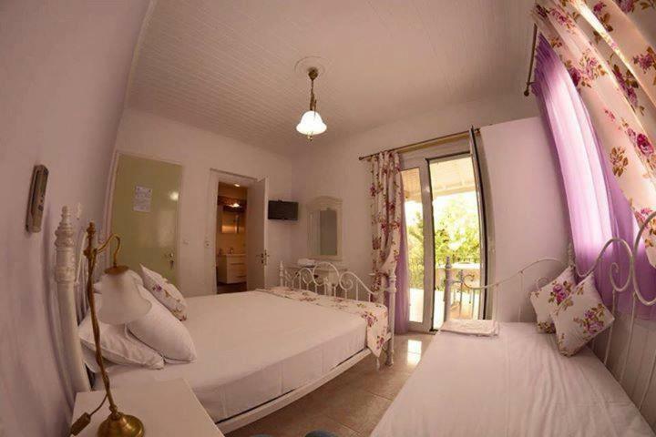 Katerina Holiday Studios Никиана Екстериор снимка